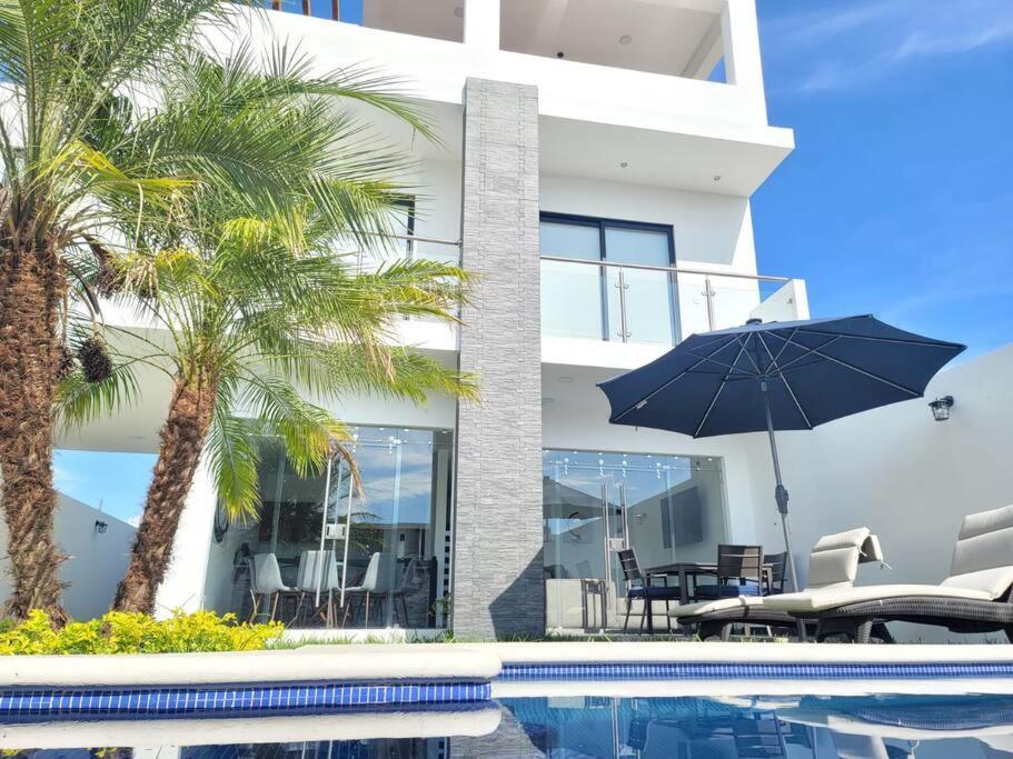 Casa Lua Tequesquitengo. Alberca, Jacuzzi Y Roof Exterior foto